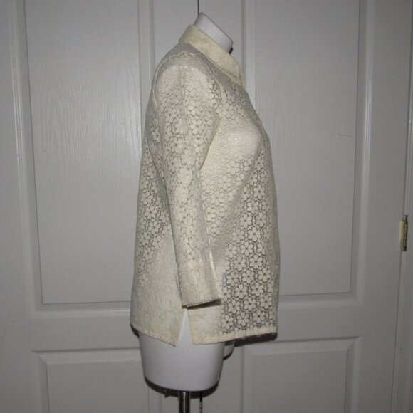 Alfred Dunner Petite Cream Floral Eyelet Lace Button-Up Blouse Size10P - Picture 4 of 9